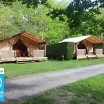 Zecamping 3 Piscine Chauffee Toboggans Pet Friendly Locatif Tv 8 Pers Saucede