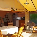 캠프장 Zecamping 3 Piscine Chauffee Toboggans Pet Friendly Locatif Tv 8 Pers *