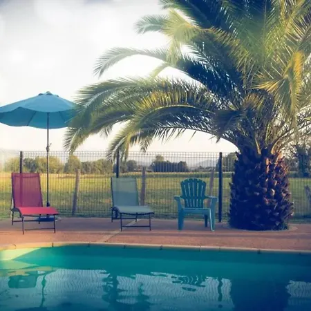 Campsite Zecamping 3 Etoiles Piscine Chauffee Toboggans Pet Friendly Locatif Tv 8 Pers