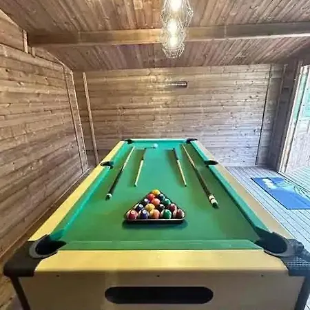 Campsite Zecamping 3 Etoiles Piscine Chauffee Toboggans Pet Friendly Locatif Tv 8 Pers