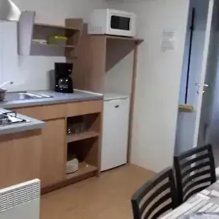 Zecamping 3 Etoiles Piscine Chauffee Toboggans Pet Friendly Locatif Tv 8 Pers Kamp alanı