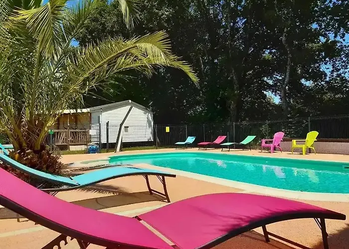 3 Etoiles - Piscine - Ccbeffi Saucede